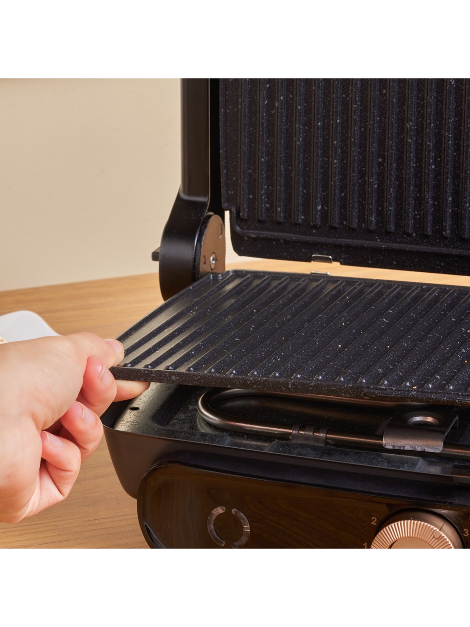 Karaca Gastro Grill Glass 2400W Tost ve Izgara Makinesi Walnut Brown 6 Dilim Kapasiteli - Görsel 4